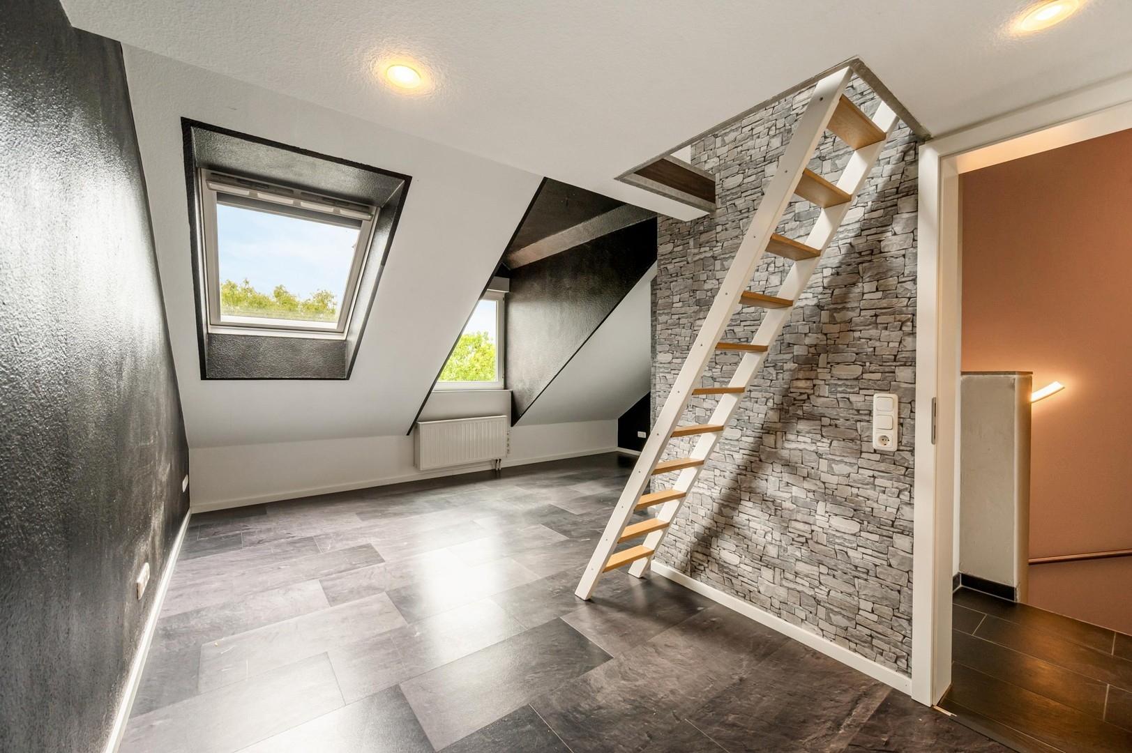 Schlafzimmer DG