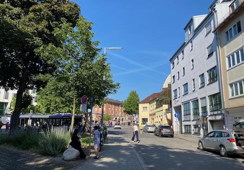 Irmonherstr. mit Pasinger Bahnhof