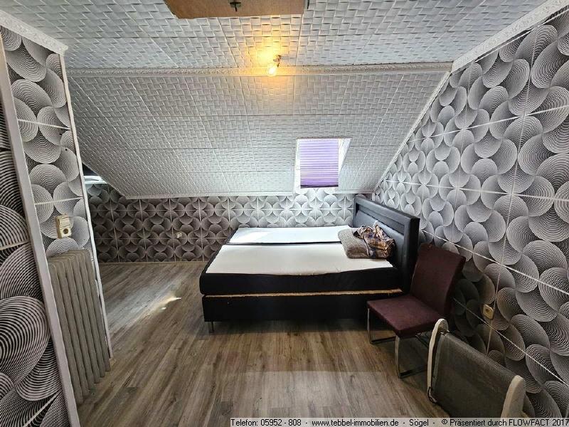 Schlafzimmer 1