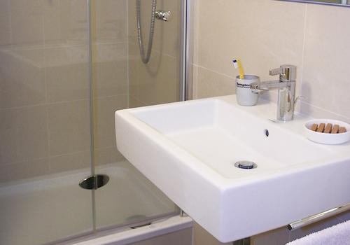 zeitloses Duschbad