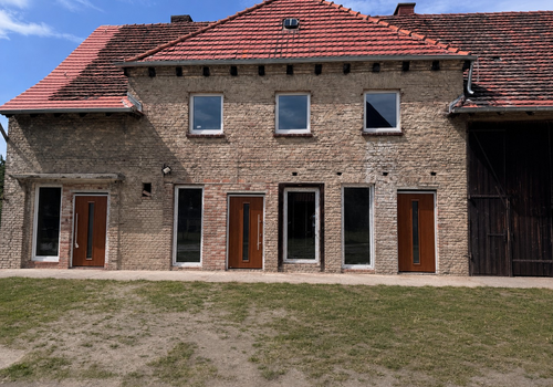 Linke Seite Eckwohnung 