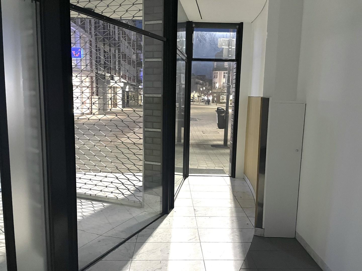 Schaufensteransicht innen (1)