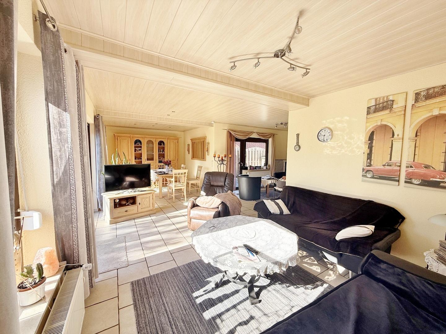 rückwärtiges Haus / OG / Wohn- u. Essbereich