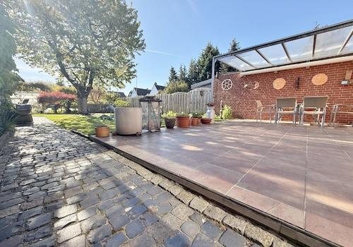 rückwärtiges Haus / Südwest-Terrasse