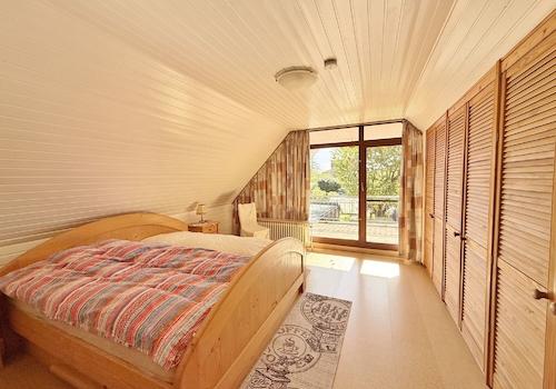 rückwärtiges Haus / OG / Schlafzimmer