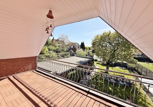 rückwärtiges Haus / OG / große Loggia