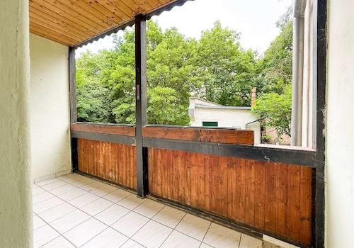 Balkon mit Blick zum Innenhof