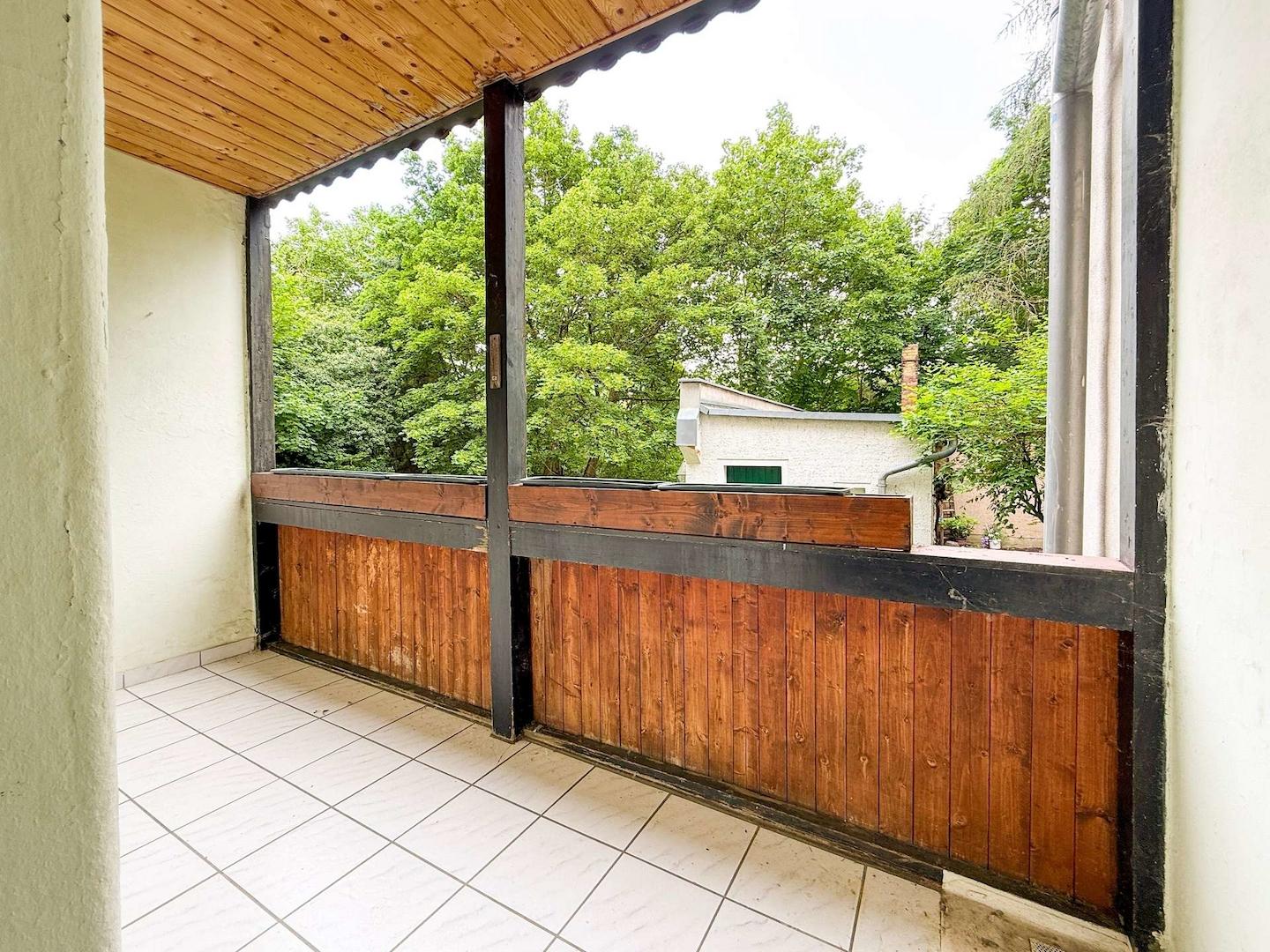 Balkon mit Blick zum Innenhof