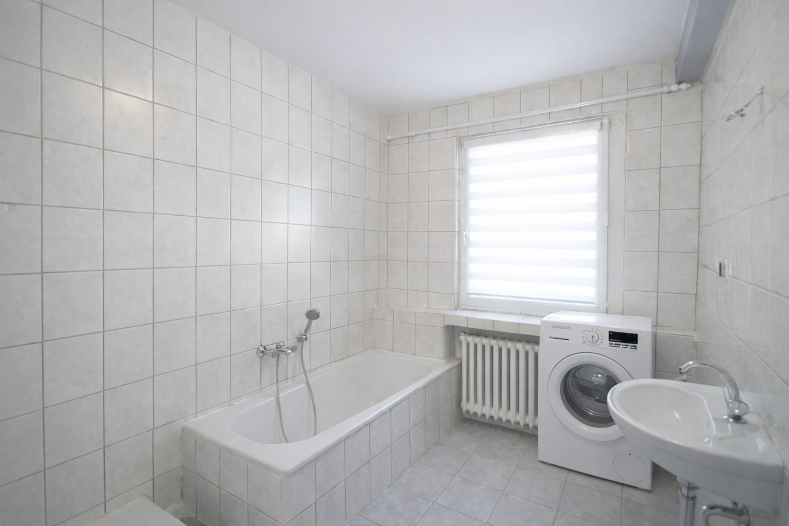 Badezimmer mit Dusche