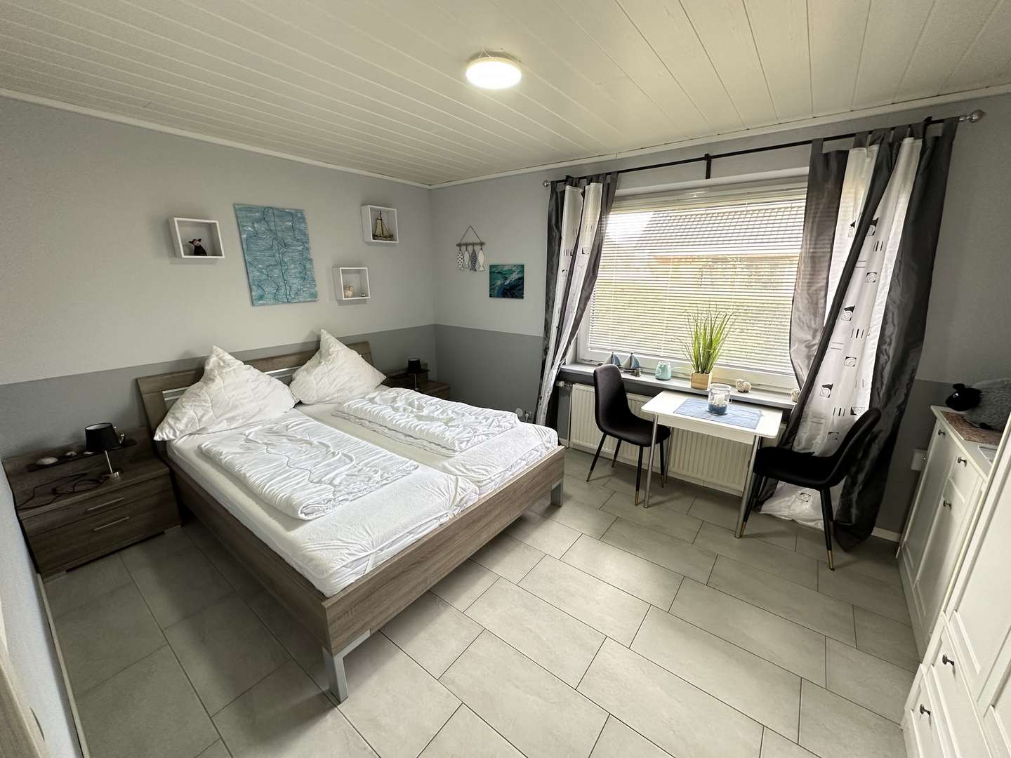 Schlafzimmer I im EG