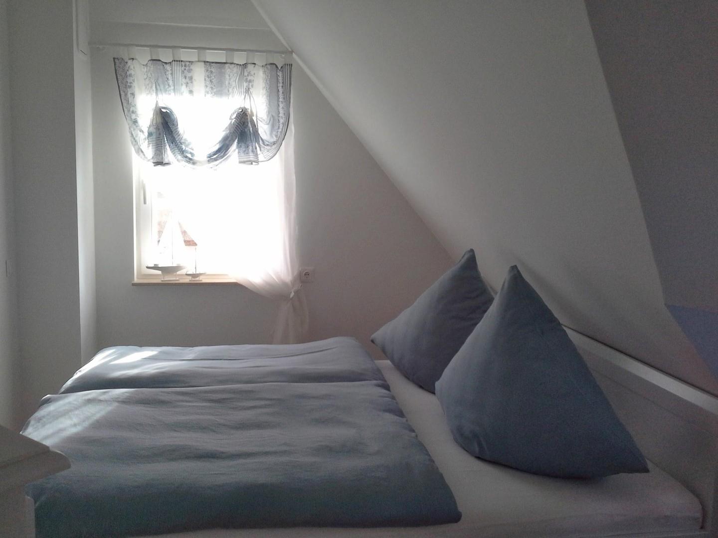 Schlafzimmer 2
