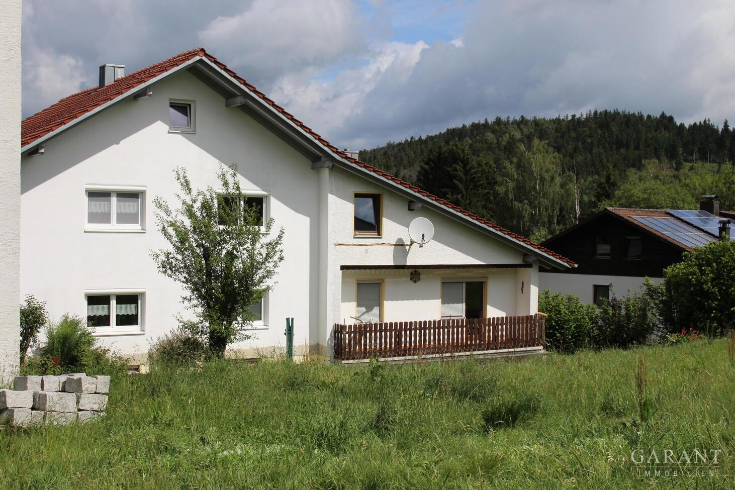 Außenansicht mit Anbau