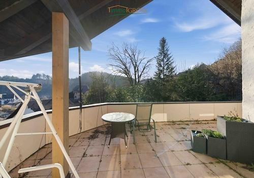 2. OG - Weitläufiger Balkon zum Entspannen