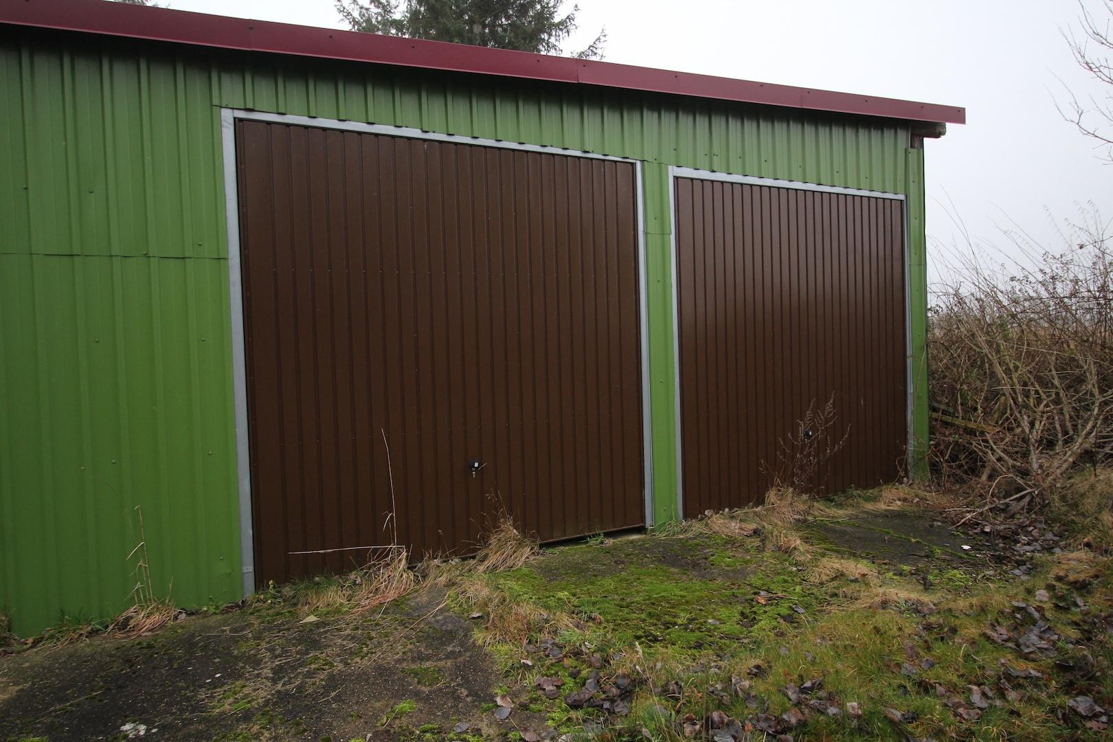 Geräteschuppen große Tore