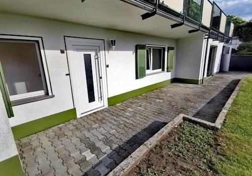 Wohnungszugang und Terrasse