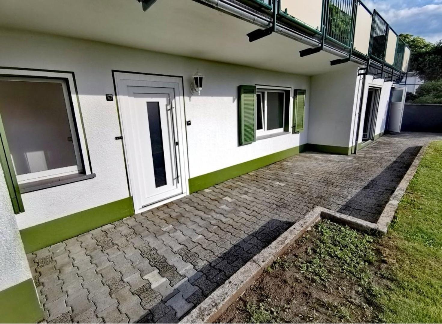 Wohnungszugang und Terrasse