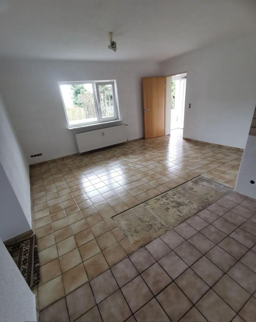 Wohnküche mit Blick zum Flur