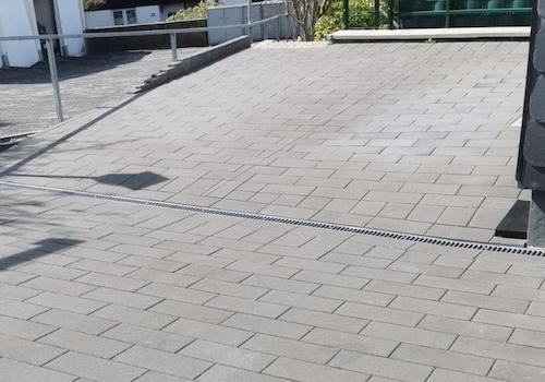 Pkw-Stellplatz & Gartenabgang
