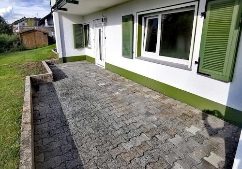 Wohnungszugang und Terrasse