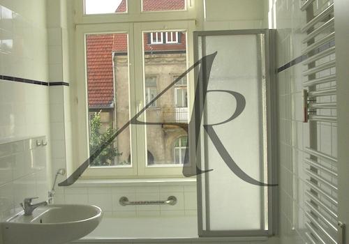 Tageslichtbad mit Badewanne
