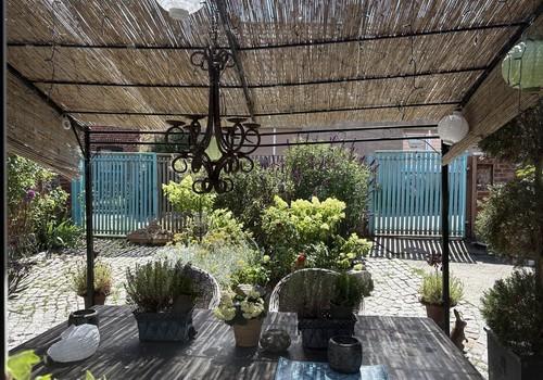 Sitzplatz im Vorgarten
