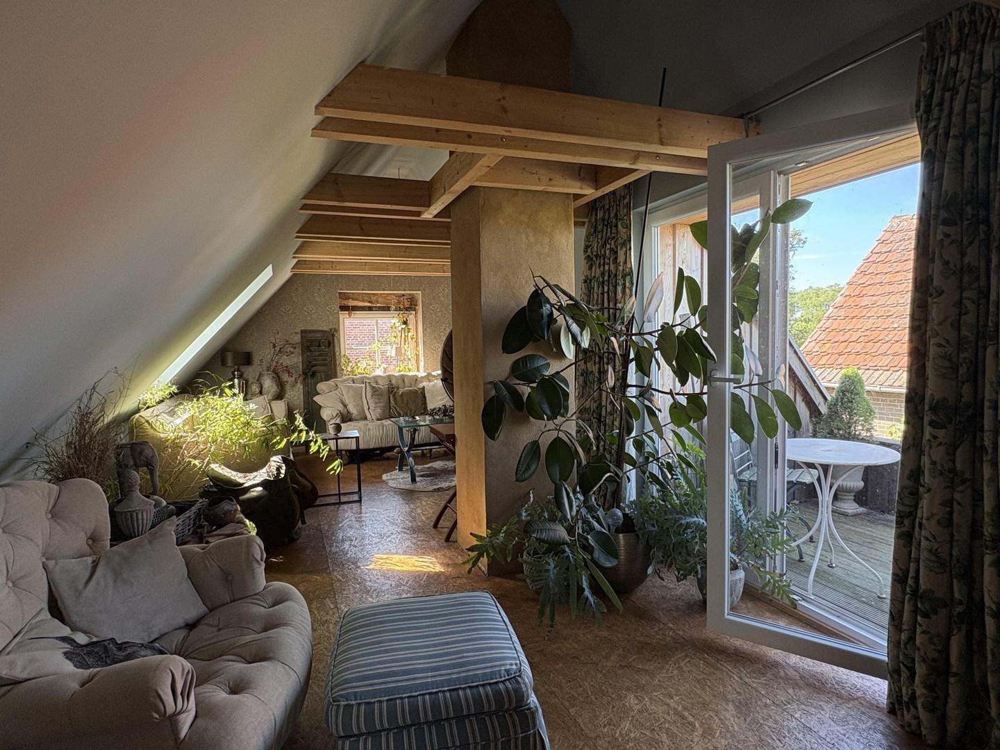 Dachgeschoss m. Loggia