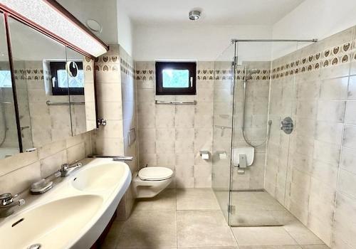 En-suite Bad / Schlafzimmer 1