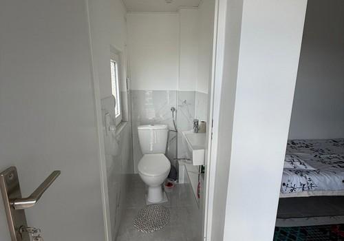 WC in Zimmer 1