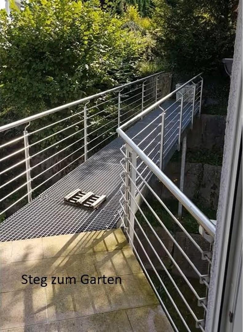 Steg zum eigenen Garten
