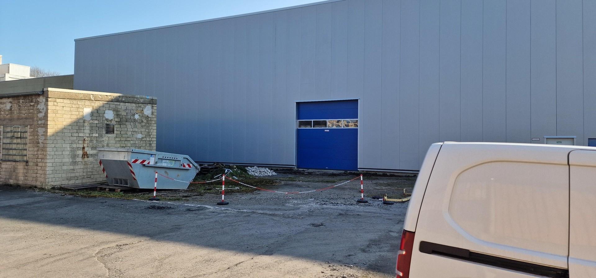 Halle 650 qm Frontansicht