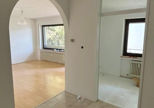 Blick ins Wohnzimmer und Küche