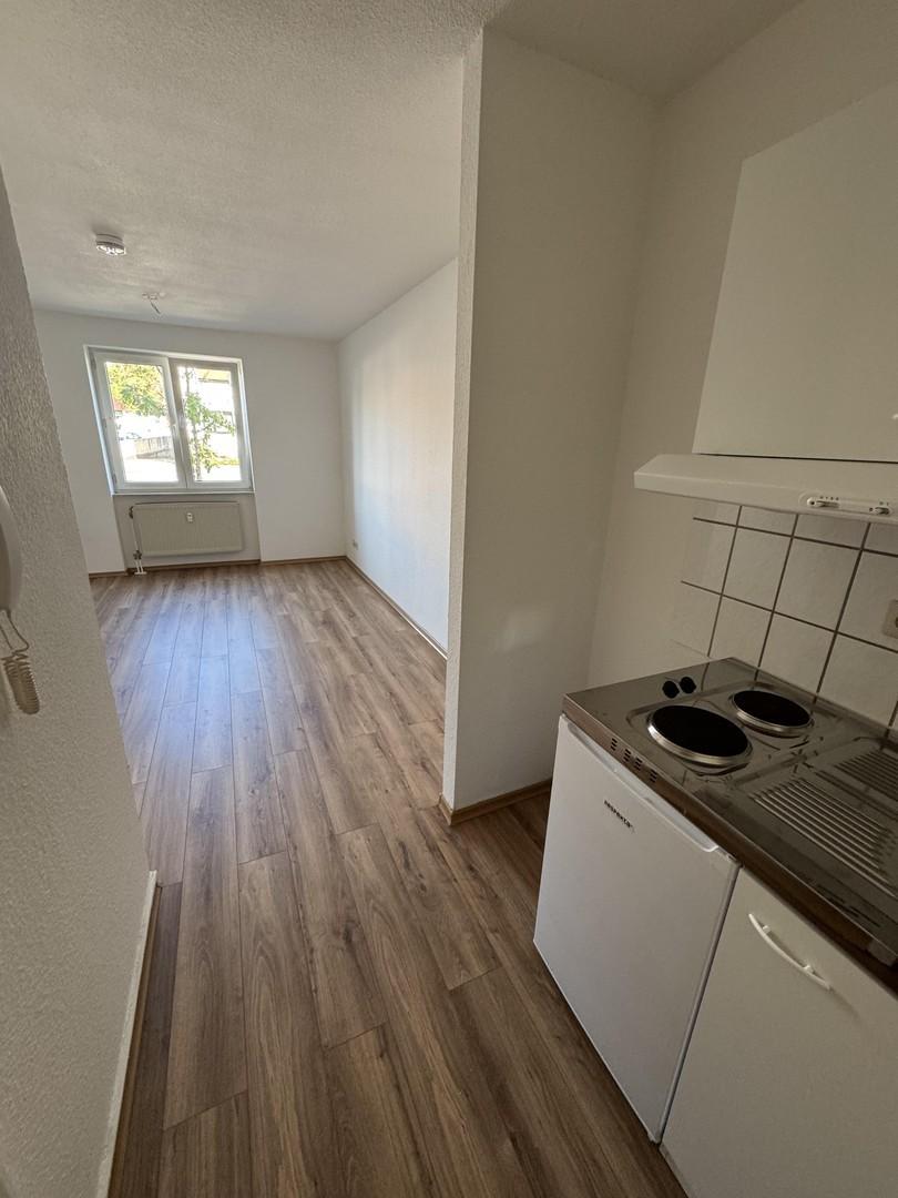 Wohn-Schlafzimmer mit Küche
