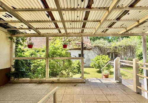 überdachte Terrasse