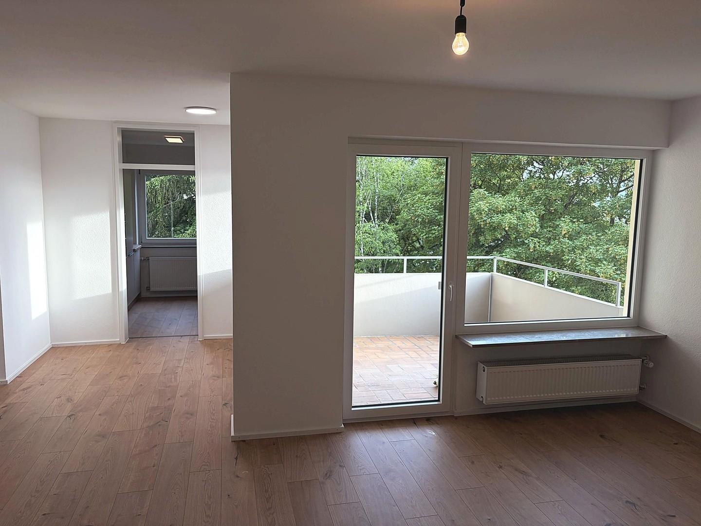 Wohnzimmer Blick Balkon 2