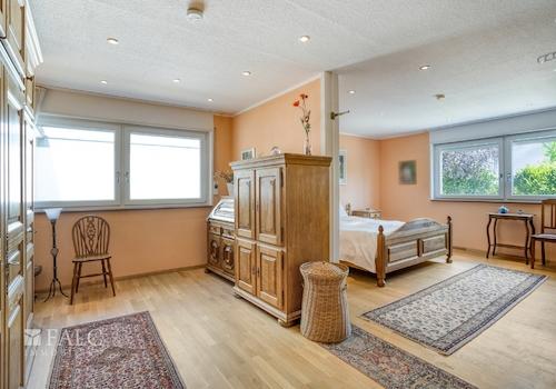 Schlafzimmer und Ankleide