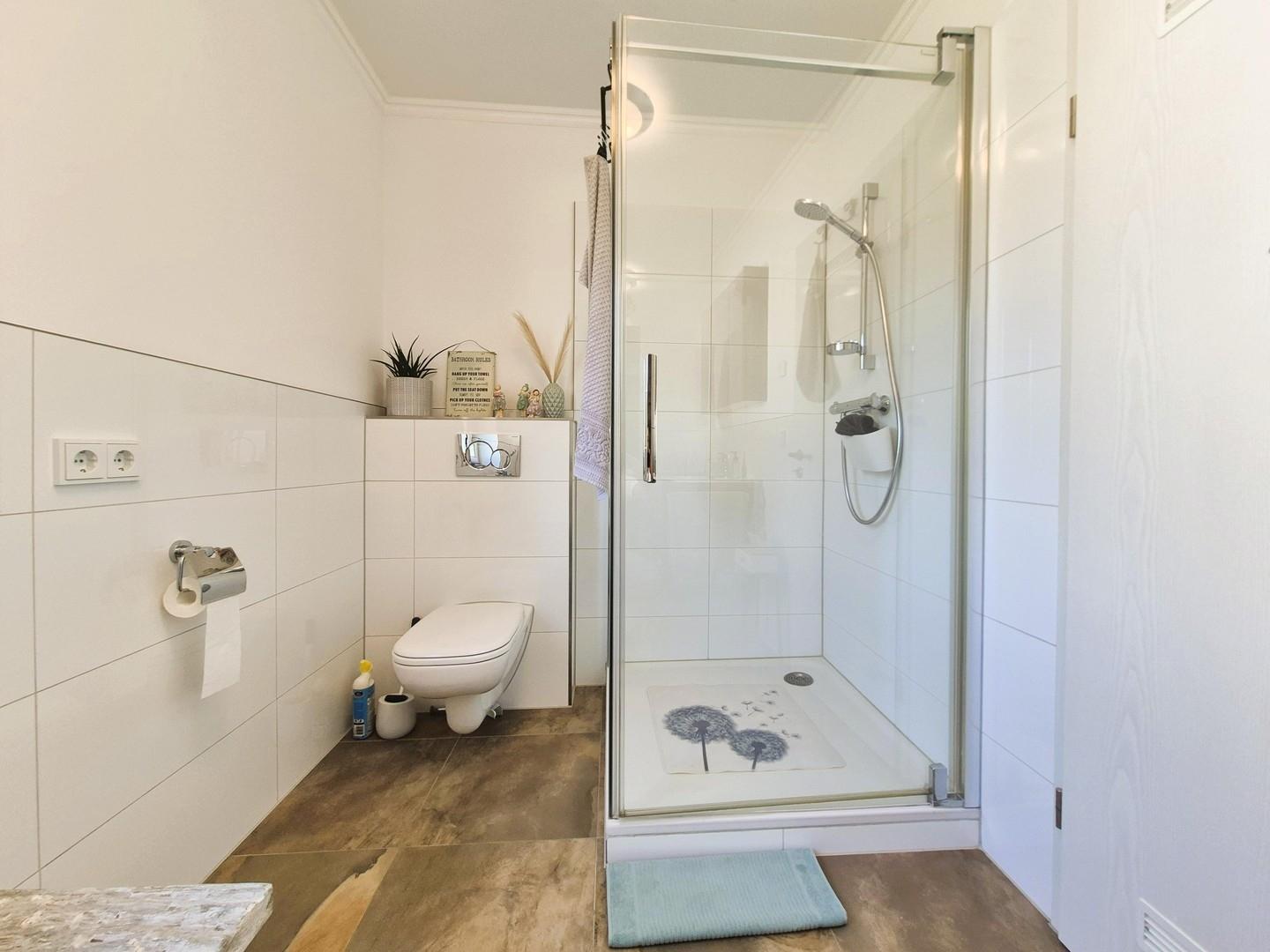 Dusche und WC