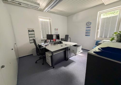 Verwaltungsgebäude: Büro