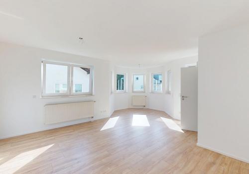 Wohn-/Esszimmer Blick zu Erker