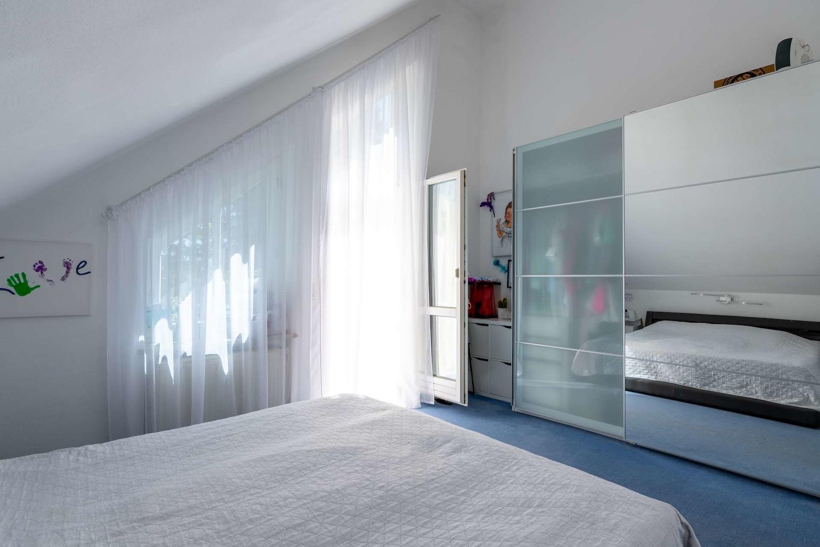 Schlafzimmer 1