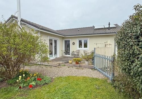 Ansicht Haus und Terrasse
