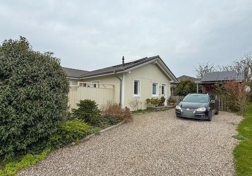 Haus mit Auffahrt