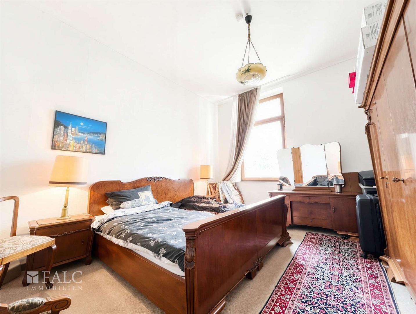 1. OG Vorderhaus Schlafzimmer 