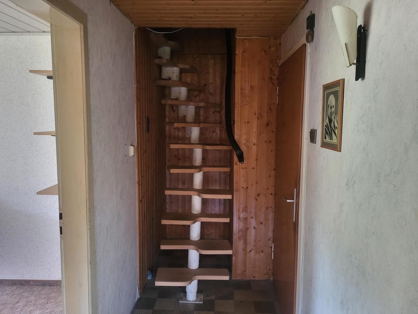 Treppe zum Dachboden