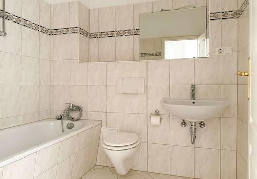 Badezimmer mit Wanne