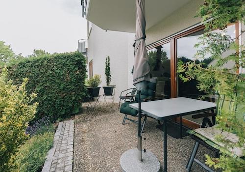 Terrasse mit eigenem Garten