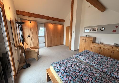 Schlafzimmer DG