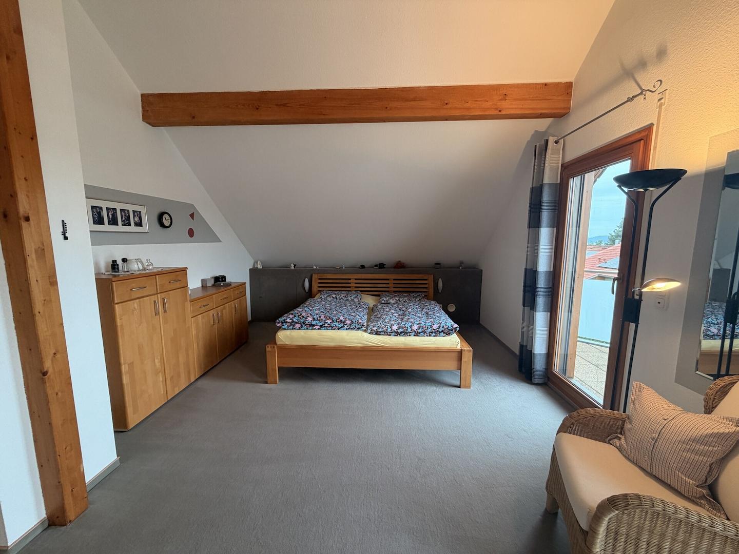 Schlafzimmer DG