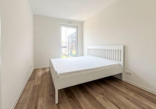 Großzügiges Schlafzimmer