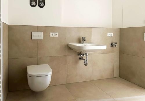 Badezimmer mit Waschmaschinenanschluss