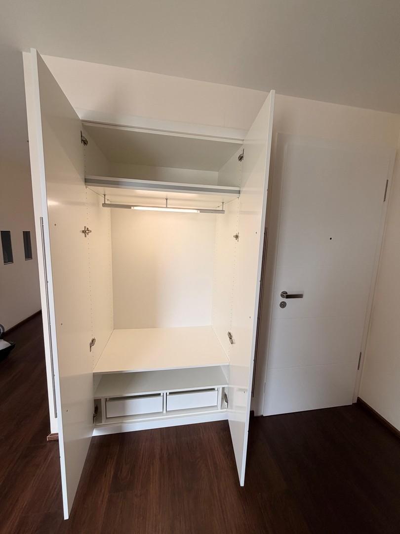 Garderobenschrank